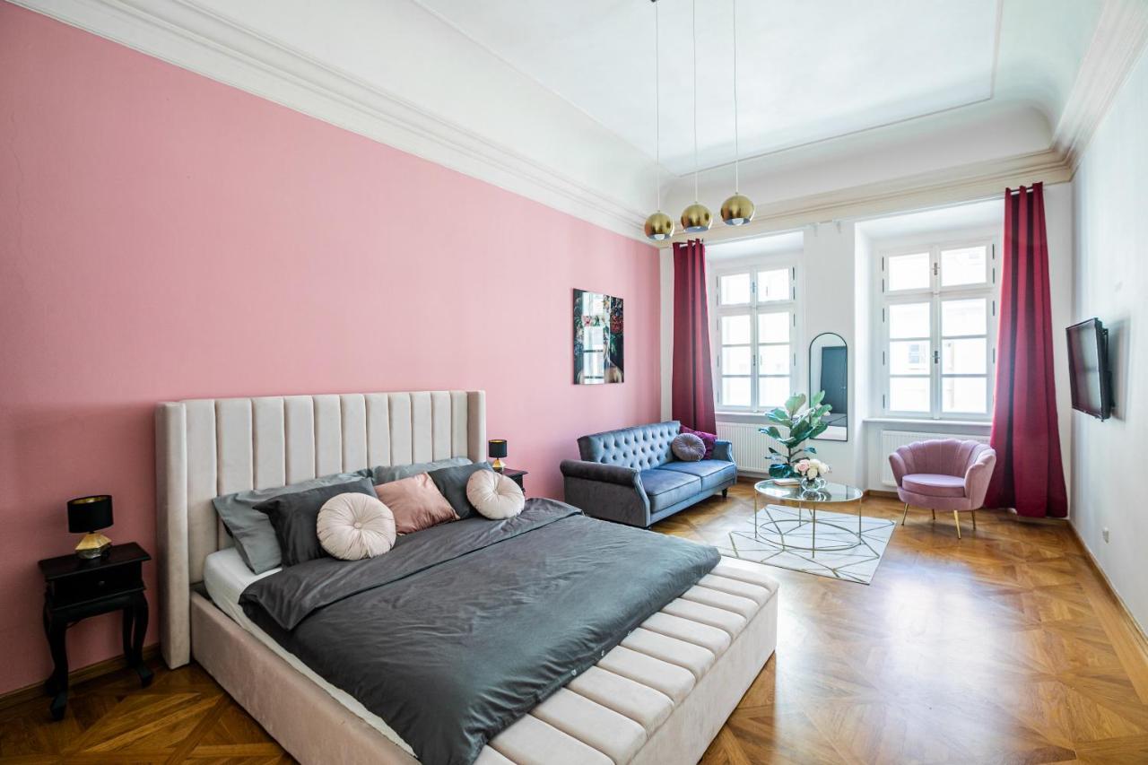 New Stylish 3 Bedrooms In Mala Strana - N2nd Appartement *